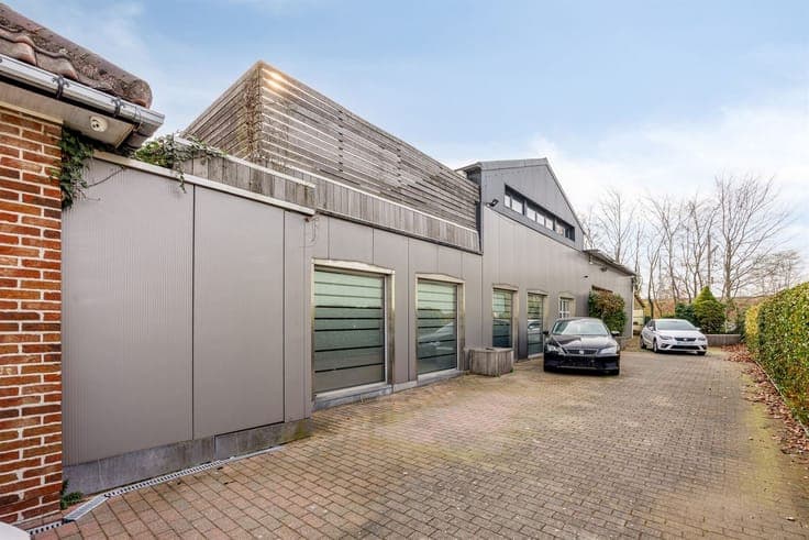 Mixed building : home, loft/office and shed with office for