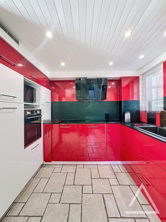 Beautiful 3-bedroom villa with garden
