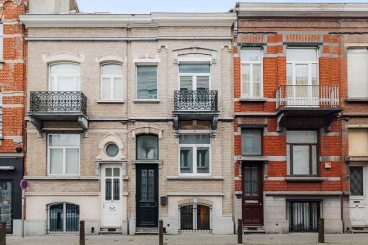 Etterbeek-50'Naire: Single-family house 4bedrooms+ courtyard