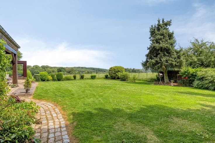 Beautiful classic villa on a plot of ± 7.500 m²