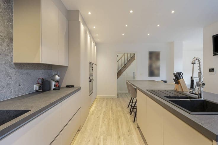 Fully renovated house with garage for sale in Wevelgem!