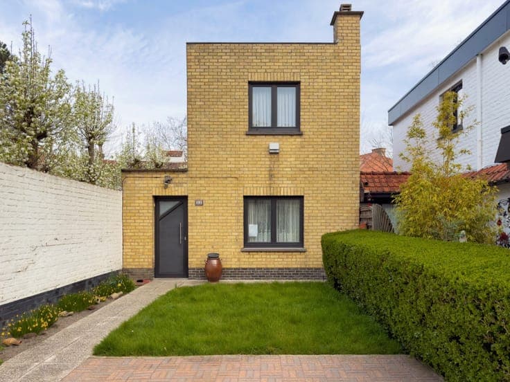 Schitterend gelegen renovatiepand of nieuwbouwproject in ...
