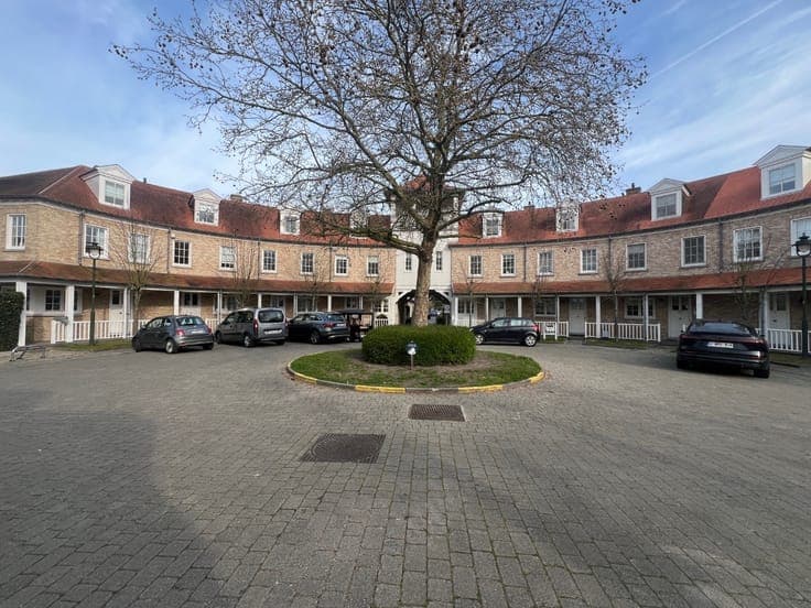 Schitterend gelegen renovatiepand of nieuwbouwproject in ...