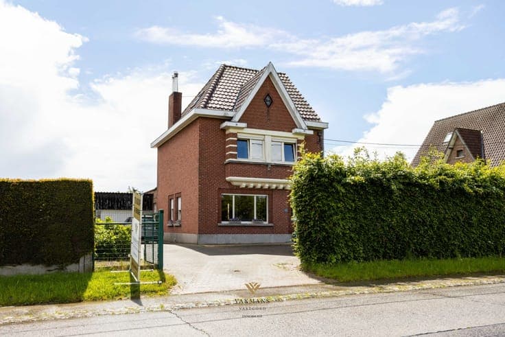 Te renoveren woning met prachtige zichten
