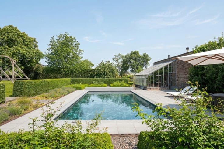 Prestigious Estate Featuring a Quadrangle Farmhouse on 3 Hec