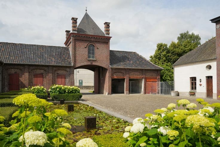 Prestigious Estate Featuring a Quadrangle Farmhouse on 3 Hec