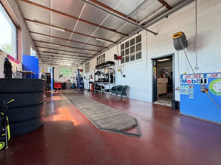Commercial property with residential unit, EPC B