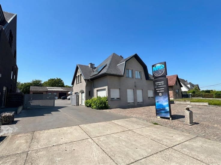 Commercial property with residential unit, EPC B