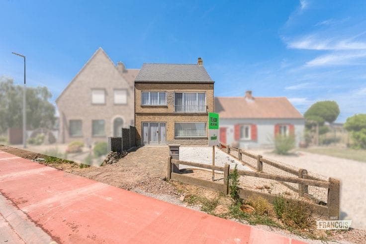 Solid family home with 3 bedrooms in Lede