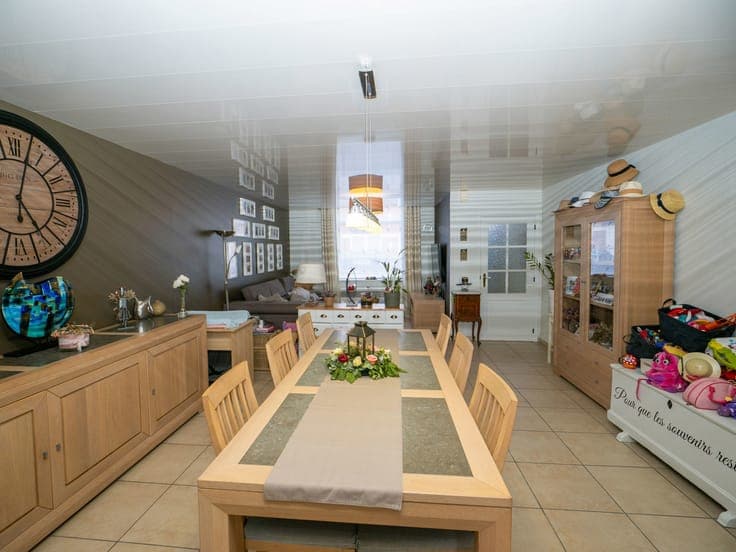One property, a thousand possibilities, investor/independent