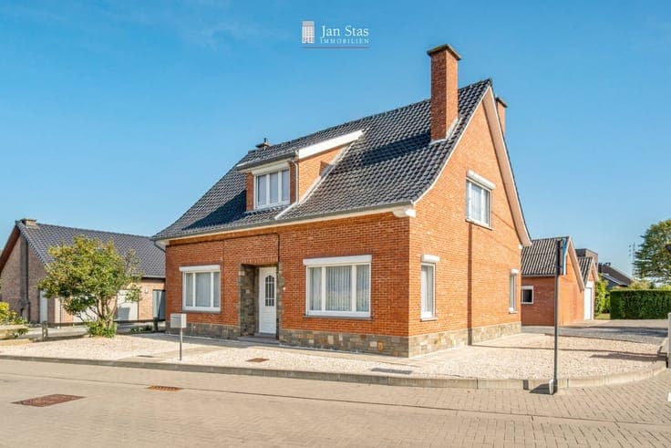 Gezinswoning met 3 slaapkamers, garage en leuke tuin in l...