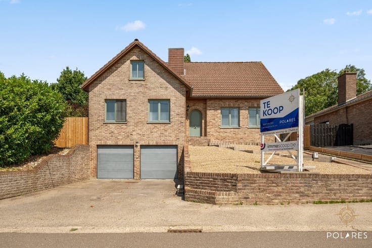 Spacious detached house on a beautiful plot of almost 28 ac