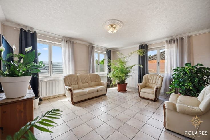 Spacious detached house on a beautiful plot of almost 28 ac