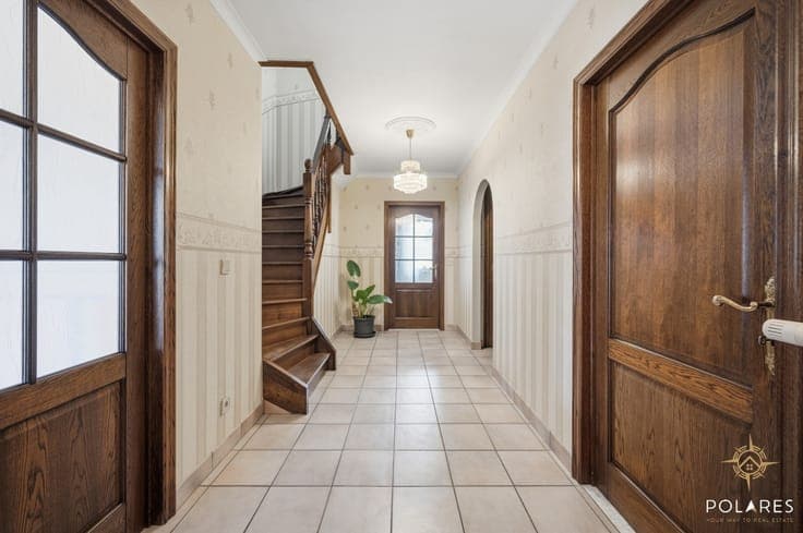 Spacious detached house on a beautiful plot of almost 28 ac