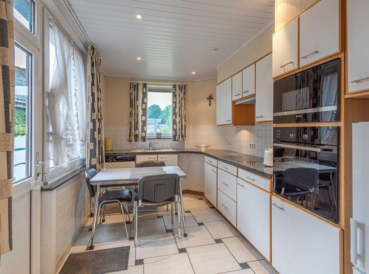 Large and charming townhouse with outbuilding in Itterbeek.