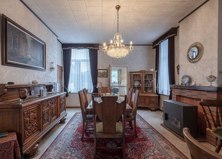 Large and charming townhouse with outbuilding in Itterbeek.