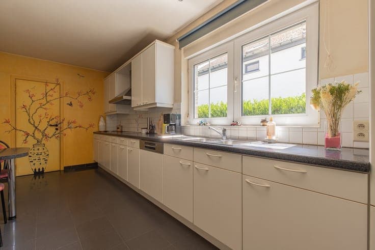 SUPER GELEGEN VILLA OP 9 ARE 16 CA