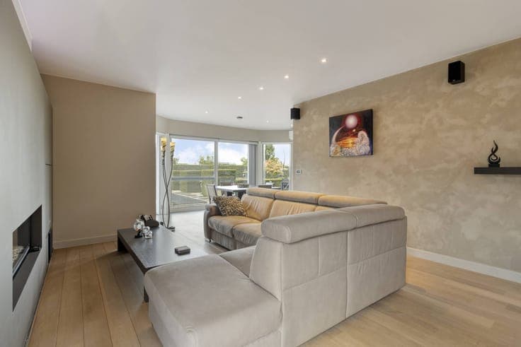 Beautifully finished and maintained villa in Moerzeke