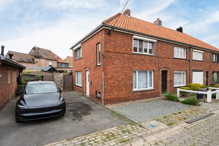 Instapklare woning met 2 slaapkamers te centrum Maldegem