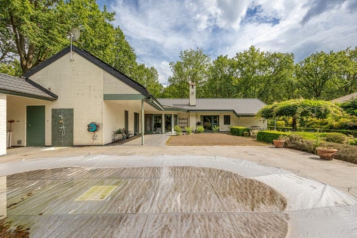 VILLA OP 3.660 M²