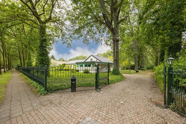 VILLA OP 3.660 M²