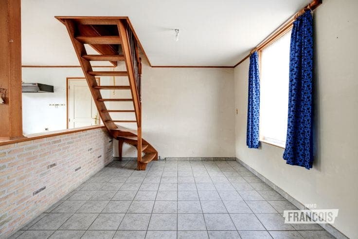 House with spacious garage in Haringe