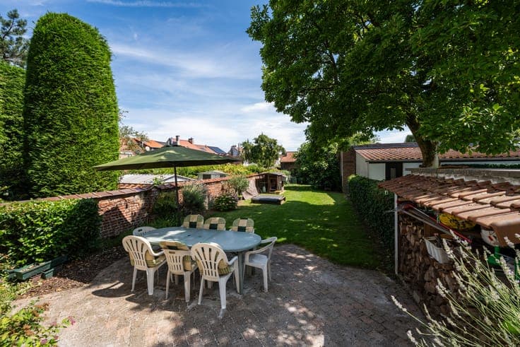 Near Stockel, semi-detached house with garden and parking