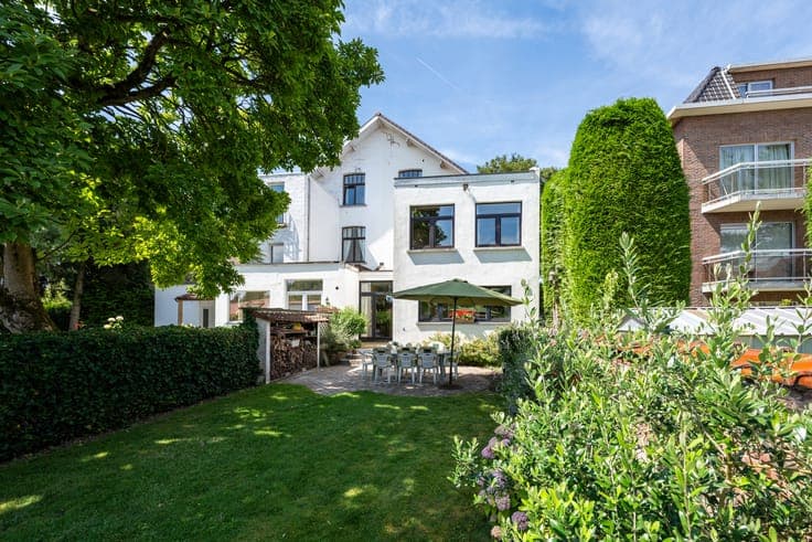 Near Stockel, semi-detached house with garden and parking