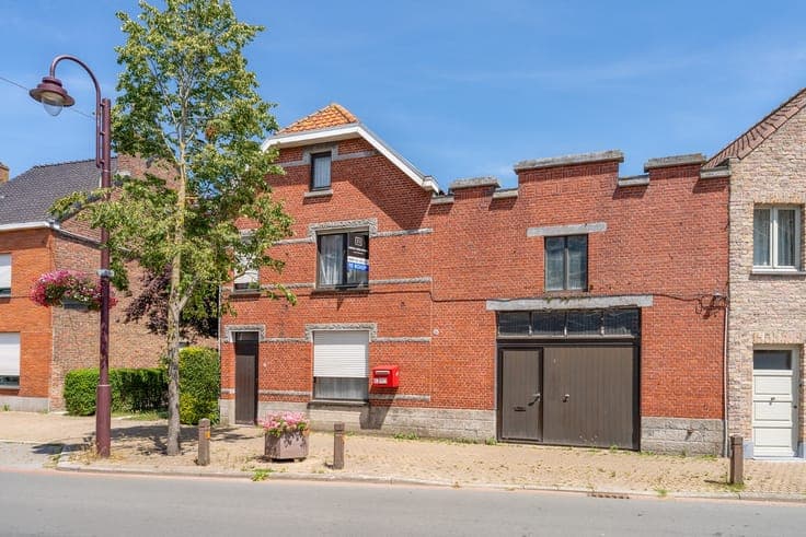 Charming property with spacious garage in Klemskerke