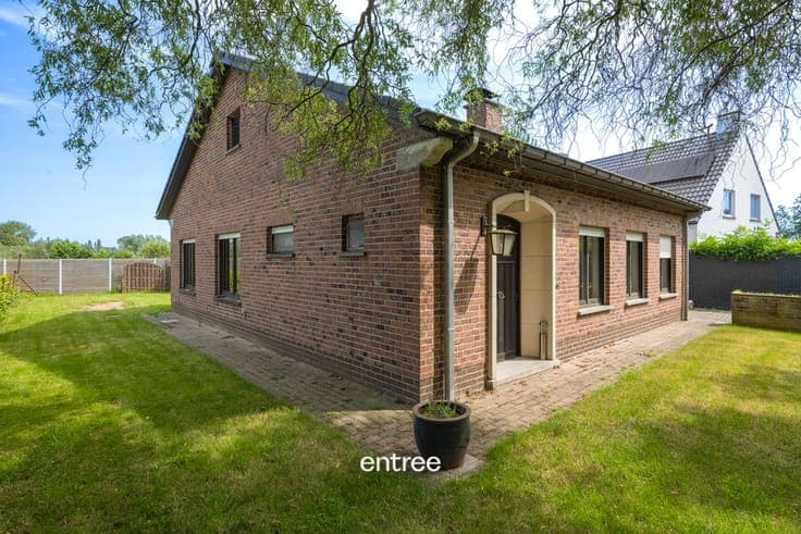 Affordable detached house located in a green area in Heusden