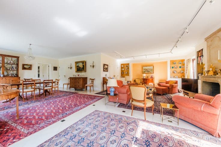 Spacious villa with great potential - heart of Bois de Mai