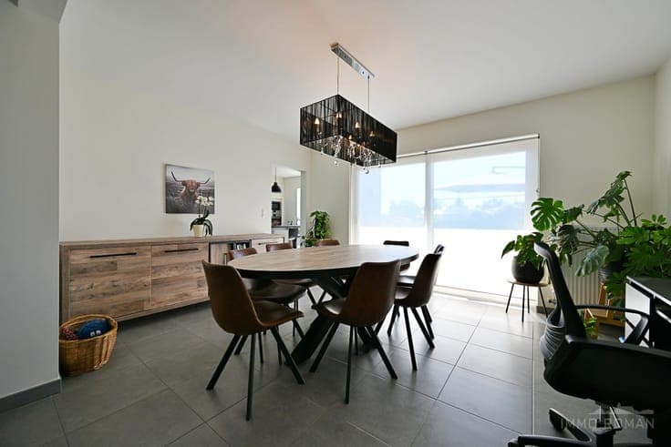 Recente HOB met 3 slaapkamers en garage te Kluisbergen!