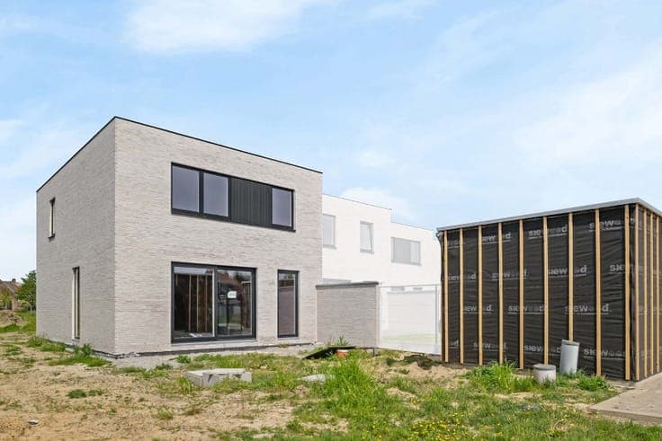 Halfopen nieuwbouw met zuidwest gerichte tuin