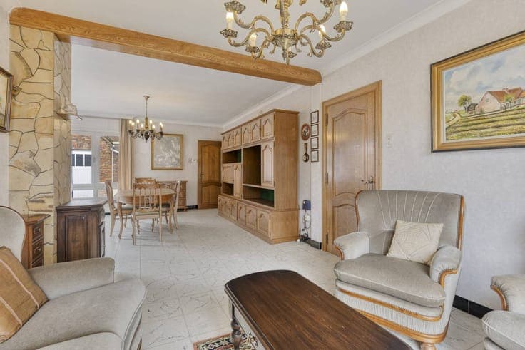 Solid semi-open house in a quiet location for sale in Bruges