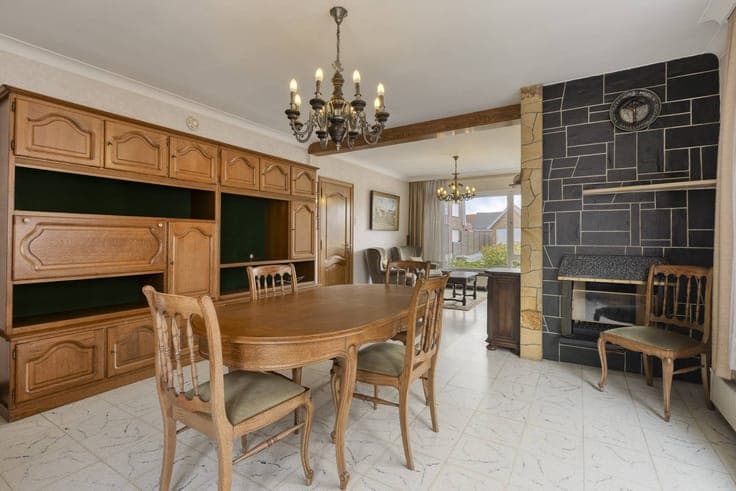 Solid semi-open house in a quiet location for sale in Bruges