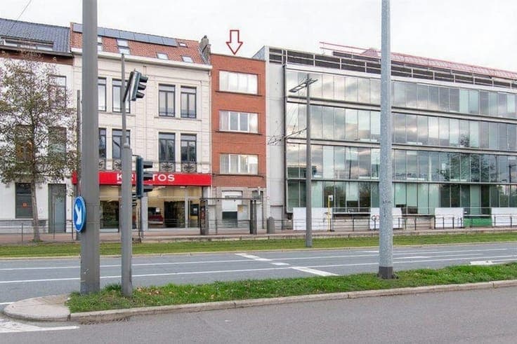 Apartment building
