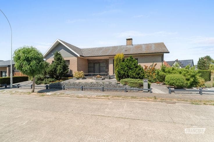 Move-in ready bungalow with 3 bedrooms in Zelzate