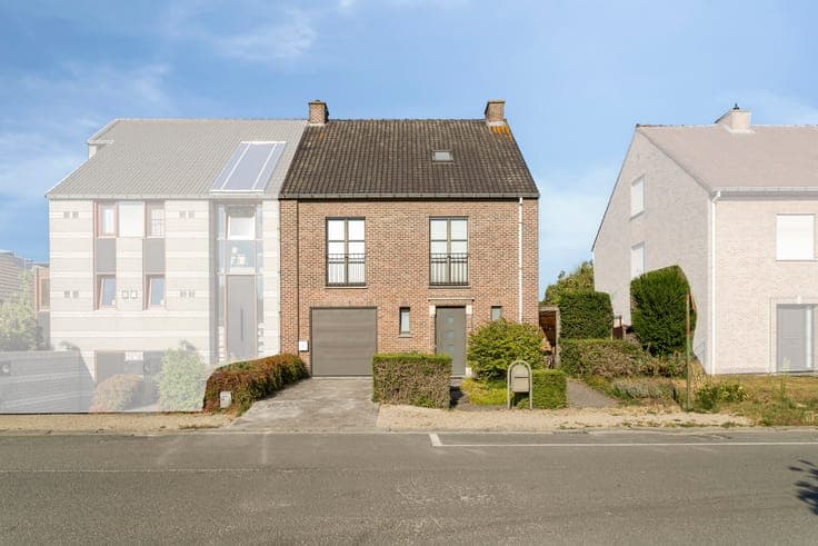Spacious family home near the center of Kortrijk