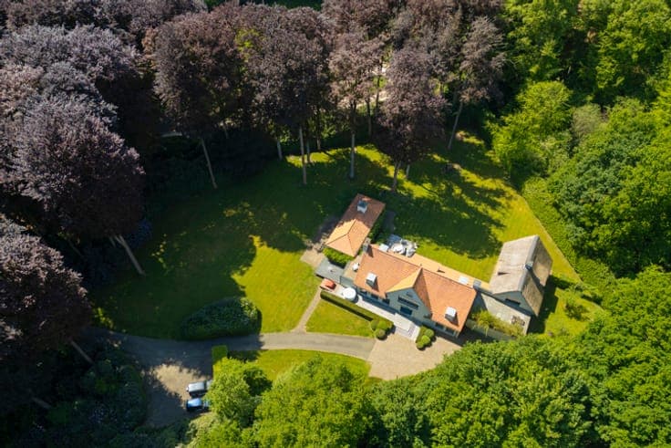 Artful luxury villa with park garden in prime location