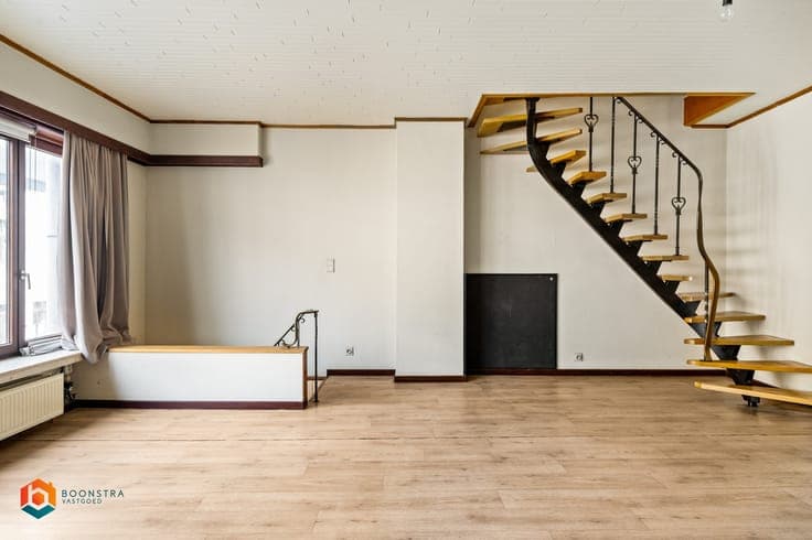 Woning met 2 slkprs te Elzenstraat