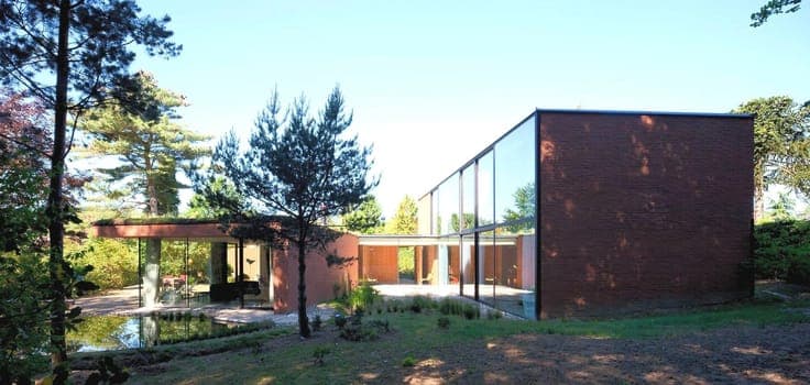 Villa Erpicum in its green setting
