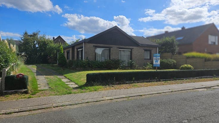 Full renovation or rebuild on a 571 m² plot