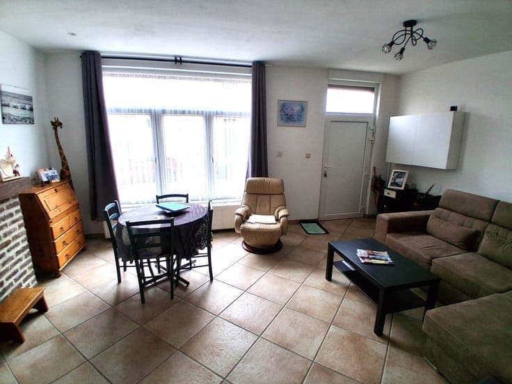 TRES BEL IMMEUBLE de 2 APPARTEMENTS loués !