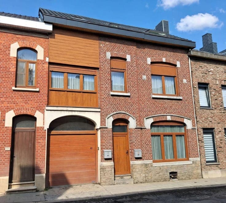 TRES BEL IMMEUBLE de 2 APPARTEMENTS loués !