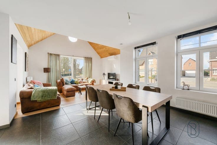 Quietly located recent and energy-efficient detached home