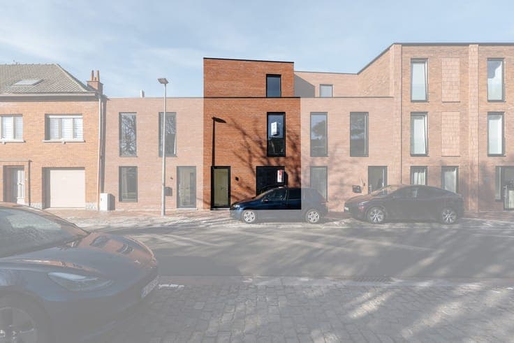 Moderne stadswoning met tuin en dakterras in hartje Kortrijk
