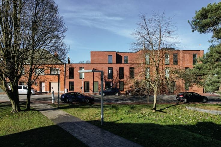 Moderne stadswoning met tuin en dakterras in hartje Kortrijk