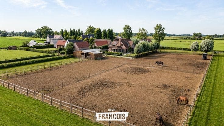 Exclusive rural villa (2020) with swimming pool, stables an…