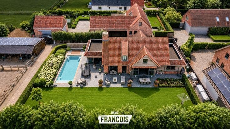 Exclusive rural villa (2020) with swimming pool, stables an…