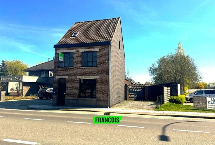 Charmante vrijstaande woning met zuidgerichte tuin en 4 sla…